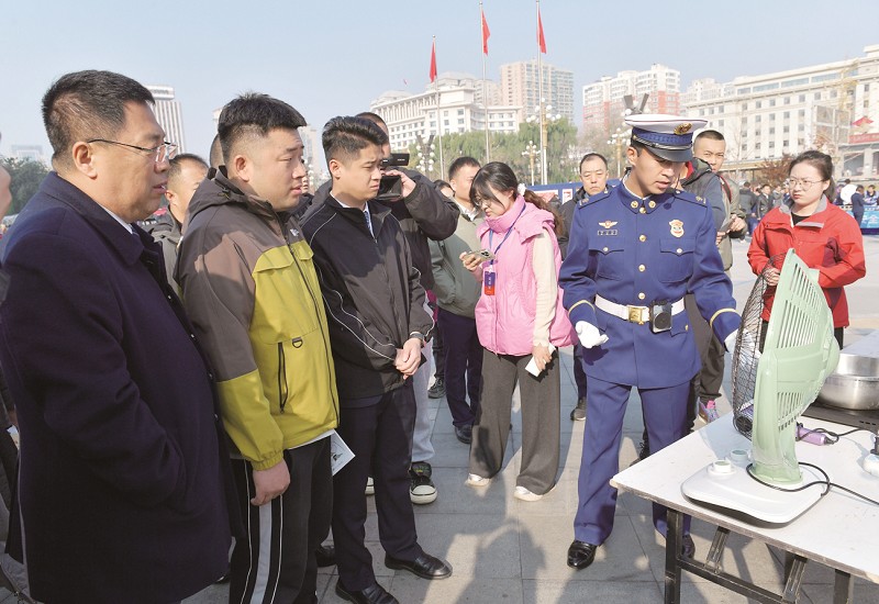 1762655139890019430.jpg cb17bb07c_3.jpg