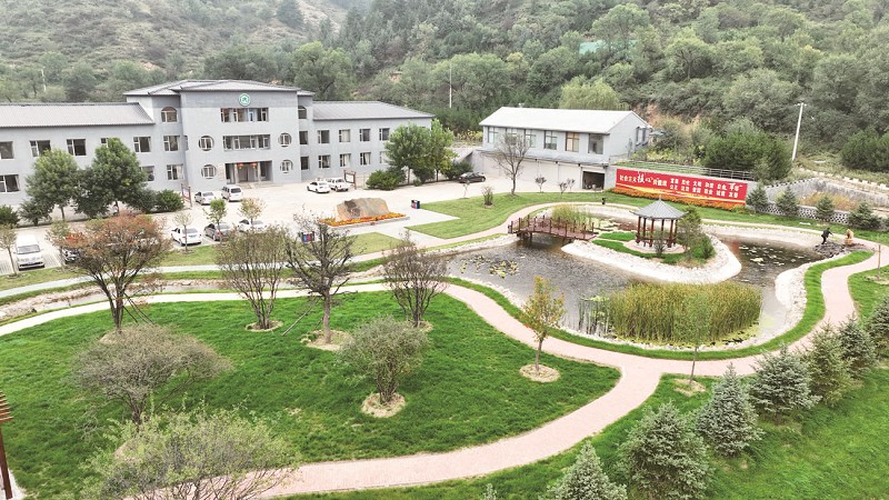 1764898120233044294.jpg cb08bc05c_3.jpg