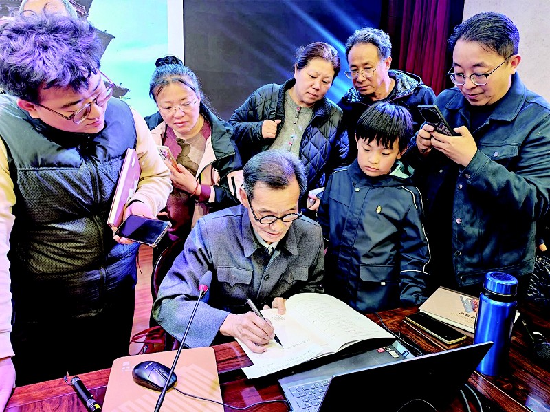 1775182398834054990.jpg cb07b403c_1.jpg